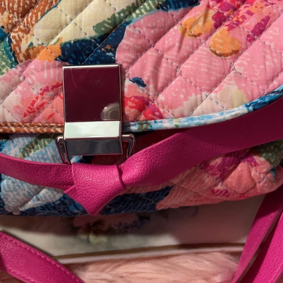 Vera Bradley pink floral crossbody bag⚠️FIRM⚠️ - Picture 3 of 11